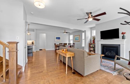 The Gate House | Modern Home w/Garage Near SLU | JZ Vacation Rentals