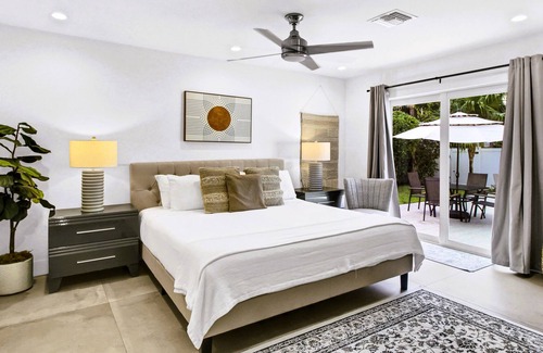 Croissant Park House | Modern Home w/Pool + 2nd Unit - Near Las Olas