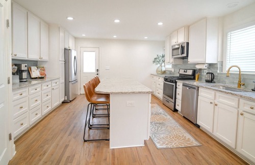 Atlanta House | Modern Home Walk to Benz Stadium, Backyard Retreat