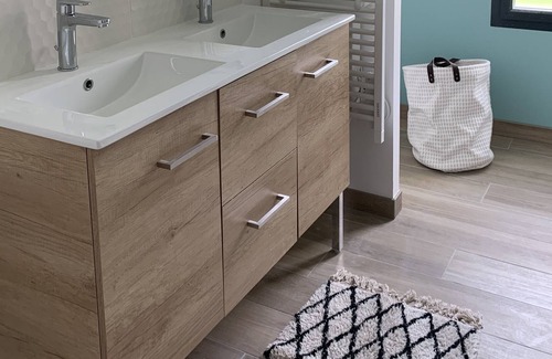 Nomdieu House | Modern house with pool