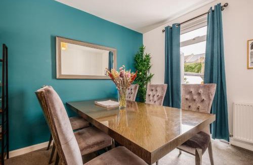 Hove House | Modern Hove Home close to Brighton Beach with FREE PARKING