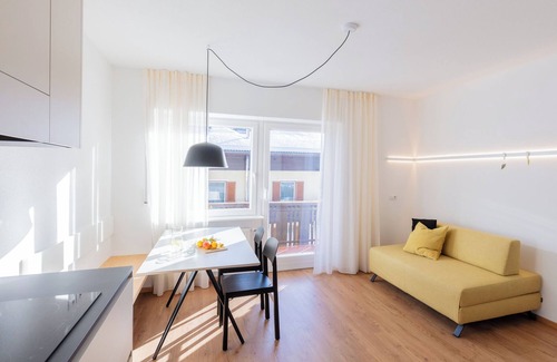 Valdaora di Mezzo Apartment | Modern "Hus Apartment - Nr. 2" with Balcony, Garden & Wi-Fi