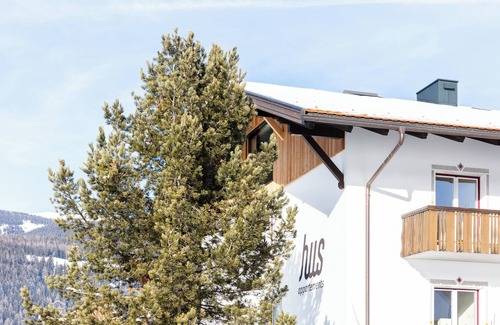 Valdaora di Mezzo Apartment | Modern "Hus Apartment - Nr. 4" with Balcony, Garden & Wi-Fi