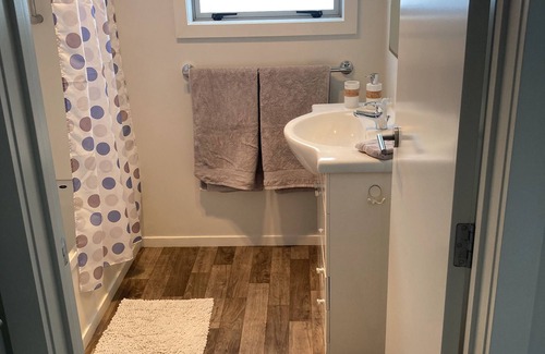 Greenhithe House | Modern Immaculate Standalone House Auckland New Zealand