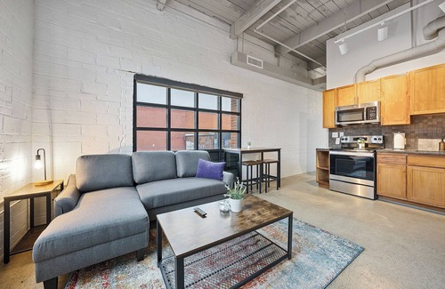 Downtown Cleveland Bed & Breakfast | Modern Industrial 1BR | Heart of Cleveland