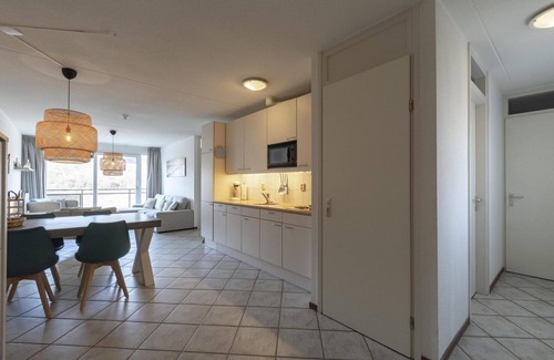 Callantsoog Apartment | Modern Ingericht Vakantieappartement met Groot Balkon, Direct Tegenover de Strandopgang van Callantsoog Gelegen