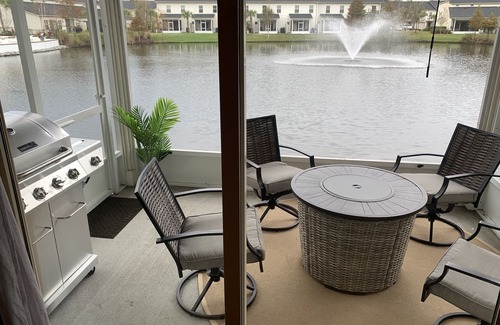 Epworth Acres House | Modern Island townhome - 5 mins from Downtown & Beach