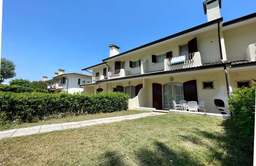 Porto Santa Margherita Villa | Modern villa with pool and private garden