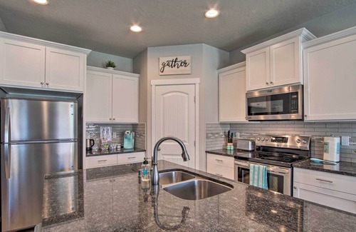 Tri-Cities House | Modern Kennewick Home Near Golfing & Wineries