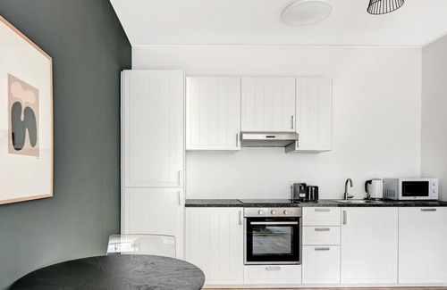 Erdberg Apartment | Modern Landstraße 1BR w/Amazing Views, steps from Danube, by Blueground