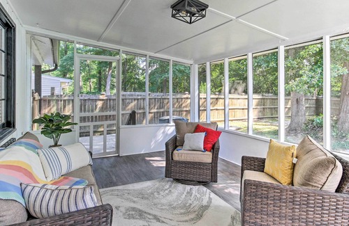 Columbia Cottage | Modern Lexington Retreat w/Backyard & Pool!