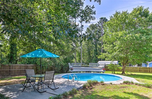 Columbia Cottage | Modern Lexington Retreat w/Backyard & Pool!