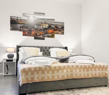 Ahrensburg Apartment | Modern living: Hamburg & Baltic Sea within 30 min