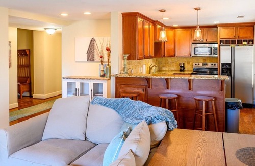 Southmoreland Condo | Modern Living in Historic Building