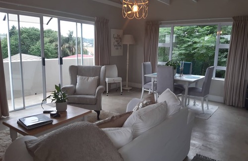 Linden Apartment | Modern, loft style, self catering apartment, with beautiful City view.