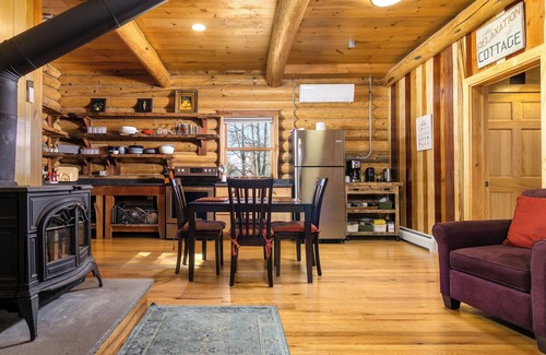 Spencer Cabin | Modern Log Home Retreat and Yoga Studio, Minutes from Ithaca and Colleges