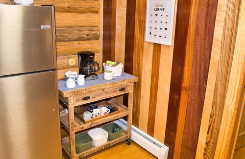 Spencer Cabin | Modern Log Home Retreat and Yoga Studio, Minutes from Ithaca and Colleges