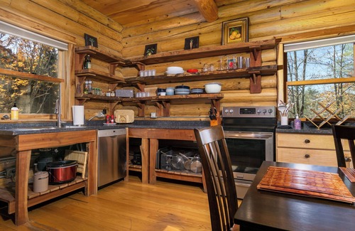 Spencer Cabin | Modern Log Home Retreat and Yoga Studio, Minutes from Ithaca and Colleges