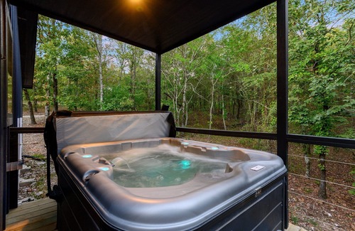 Hochatown Cabin | Modern Luxe Cabin | Hot Tub | Pet-Friendly Stay