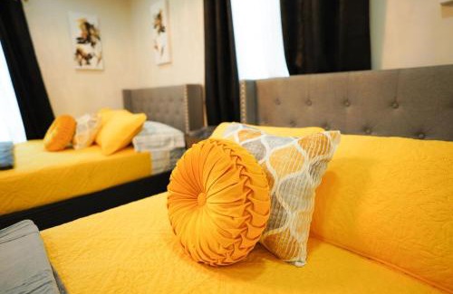 North Chesterfield House | Modern Luxe Retreat -Heart of Chesterfield