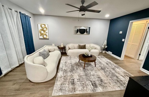 Lemont House | Modern Luxe Retreat