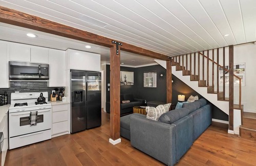 The Village Villa | Modern Luxe Village Villa with Game Room & Hot Tub