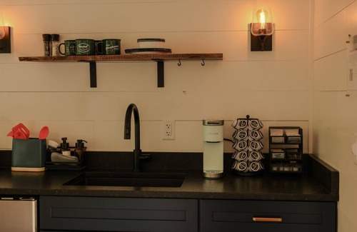 Freeport Cabin | Modern, luxurious cabin in the woods - 19