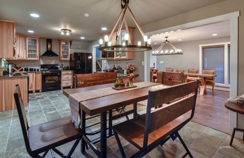 Arlington Views House | Modern Luxury 5 minutes to DC
