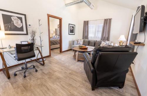 Rapid City House | Modern Luxury Bungalow steps from DT Activities