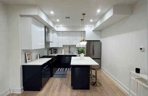 West Side Condo | Modern Luxury Condo & Roof Deck 15 Mins to NYC