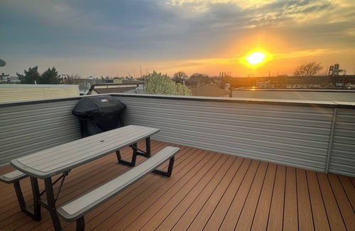 West Side Condo | Modern Luxury Condo & Roof Deck 15 Mins to NYC