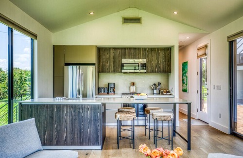 Ledbetter House | Modern Luxury Escape near Round Top!