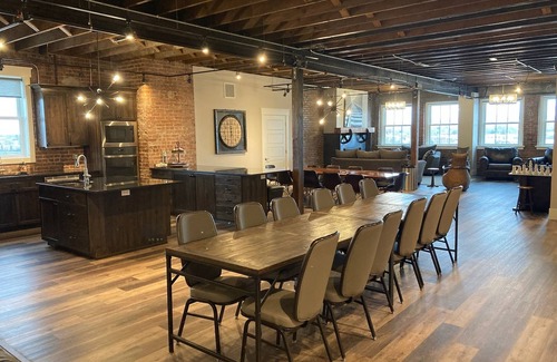 Old Town Pocatello House | Modern Luxury Meets Historic Charm: Unwind in Style in Purpose Executive Suites
