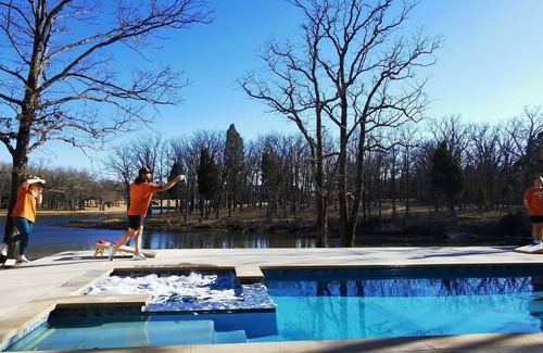 Malakoff House | Modern Luxury on Cedar Creek Lake, Private Pool!