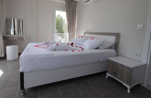 Ciftlik Villa | Modern Luxury Private Villa with Private Pool and Garden