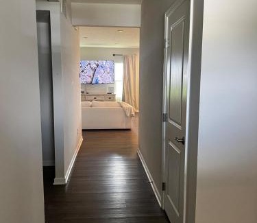 Wooster House | Modern Luxury Retreat by Oak Hill Park New 3BR