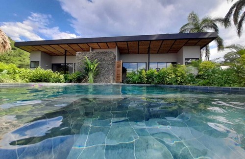 Santa Fe de Antioquia Villa | Modern luxury vacation rental country home fully furnished and