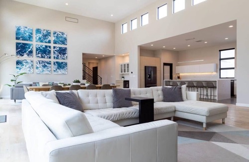 Franz Park House | Modern Luxury w/Saltwater Pool/ABODEbucks
