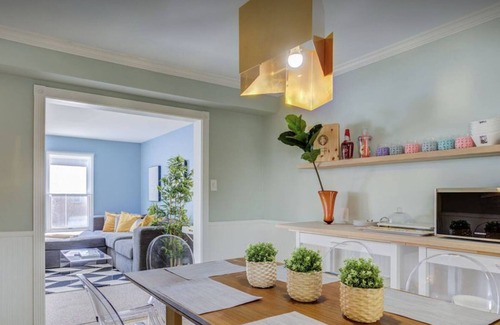 Bolivar House | Modern luxury, walk to Washington St and downtown, EV, Movie room, Spa bathroom