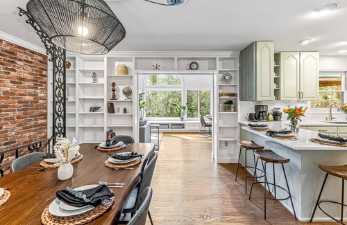 Hendersonville House | Modern Luxury Woodland Hendo Haven w/hot tub
