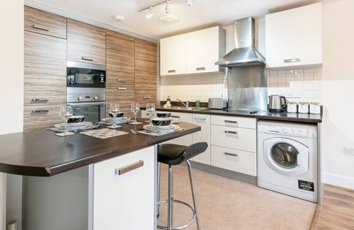 Bray on Thames Apartment | Modern Maidenhead Apartment
