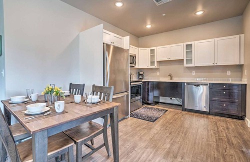 Manson Condo | Modern Marina's Edge Condo - Pool, Spas