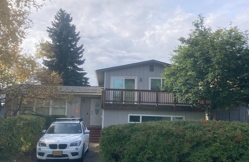 Taku - Campbell House | Modern Midtown Rental