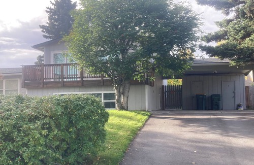 Taku - Campbell House | Modern Midtown Rental