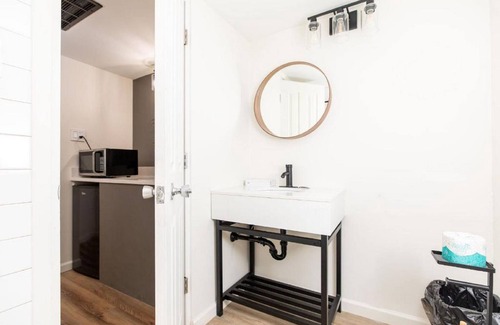 Downtown Colorado Springs Hotel | Modern Motel