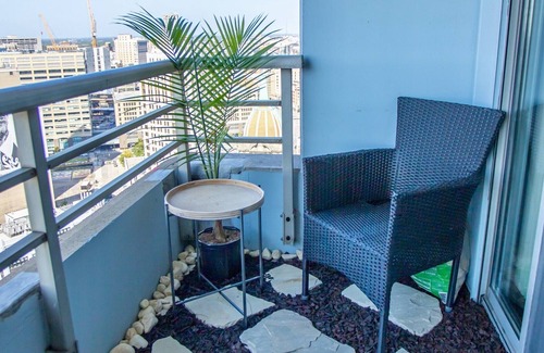 Downtown Detroit Apartment | Modern Motor City Oasis: Luxurious 1-Bedroom Apartment in Downtown Detroit