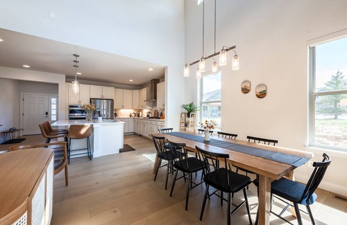 Granby House | Modern Mountain Golf/Ski/Lake Retreat w/Hot Tub