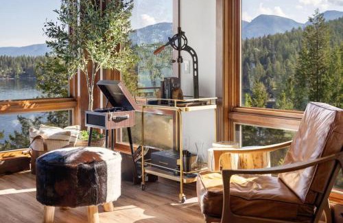 Finley Point House | Modern Mountain Lake House