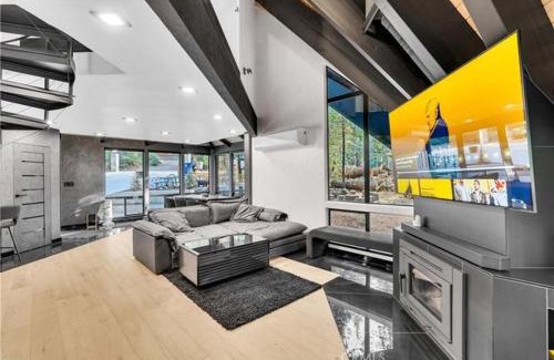 Musick Ridge House | Modern Mountain Luxury Soak, Stay, & Be Spoiled