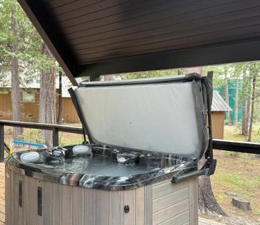 Musick Ridge House | Modern Mountain Luxury Soak, Stay, & Be Spoiled